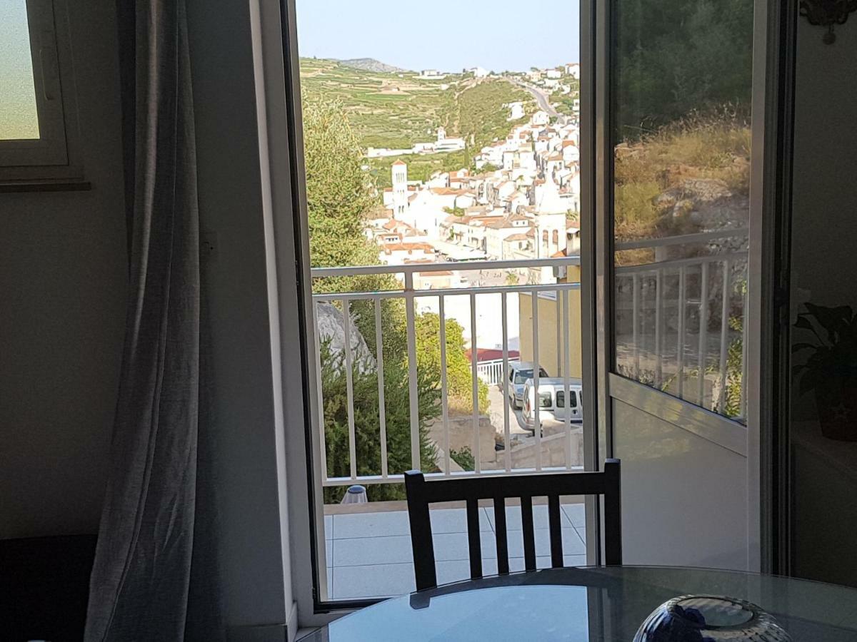 Sven * Hvar Town